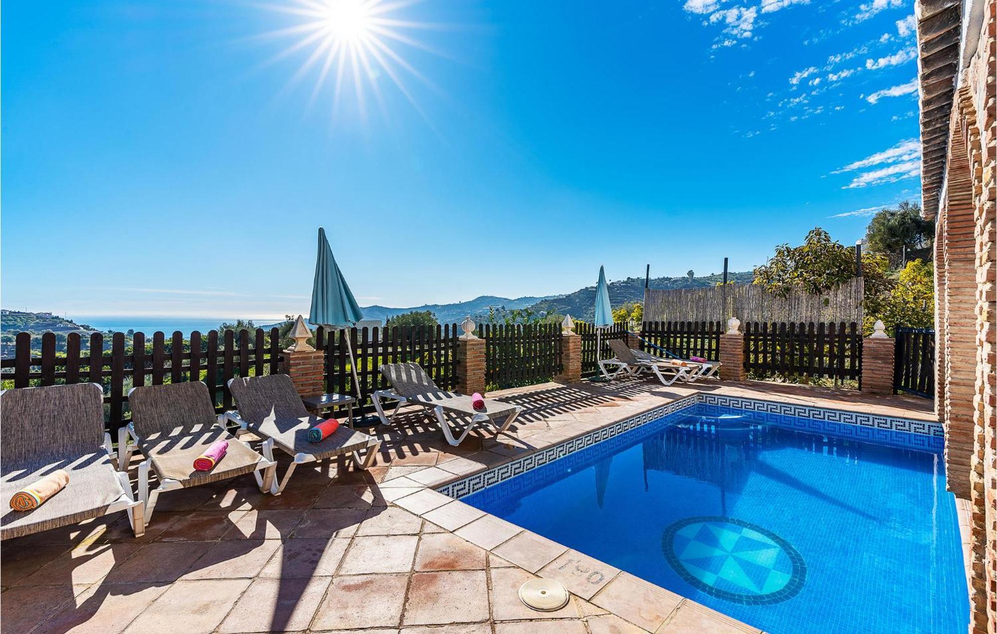 Amazing Home In Frigiliana With Kitchen Екстериор снимка